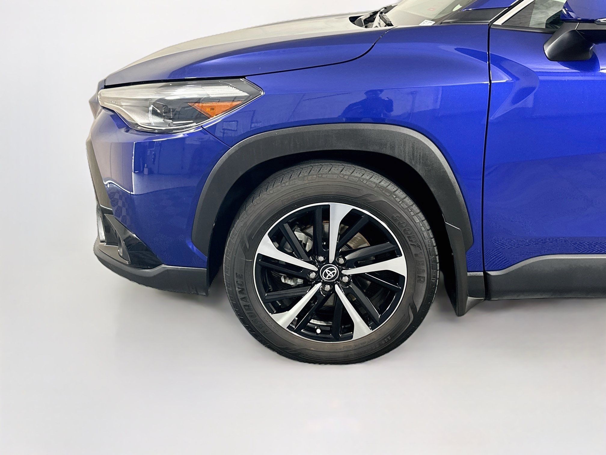 Certified 2023 Toyota Corolla Cross AWD Hybrid w/ Convenience Package image 11