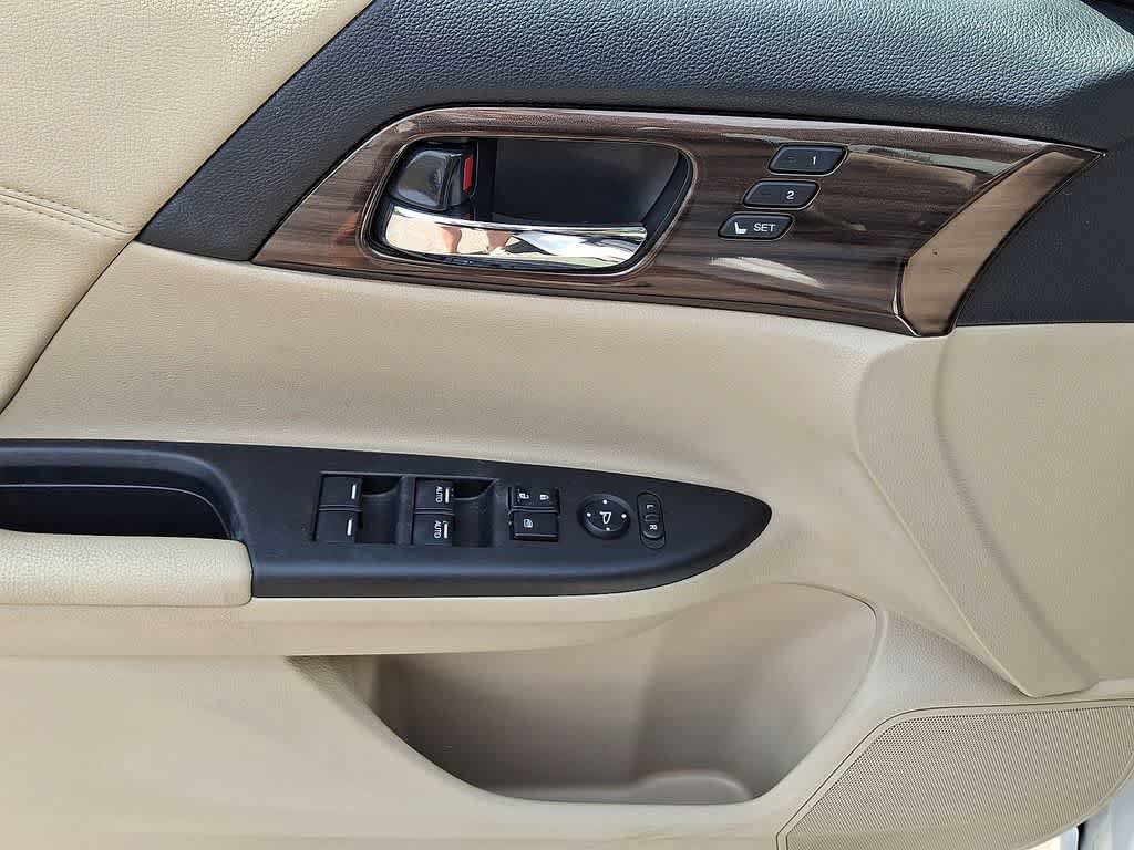 Used 2017 Honda Accord EX-L image 10