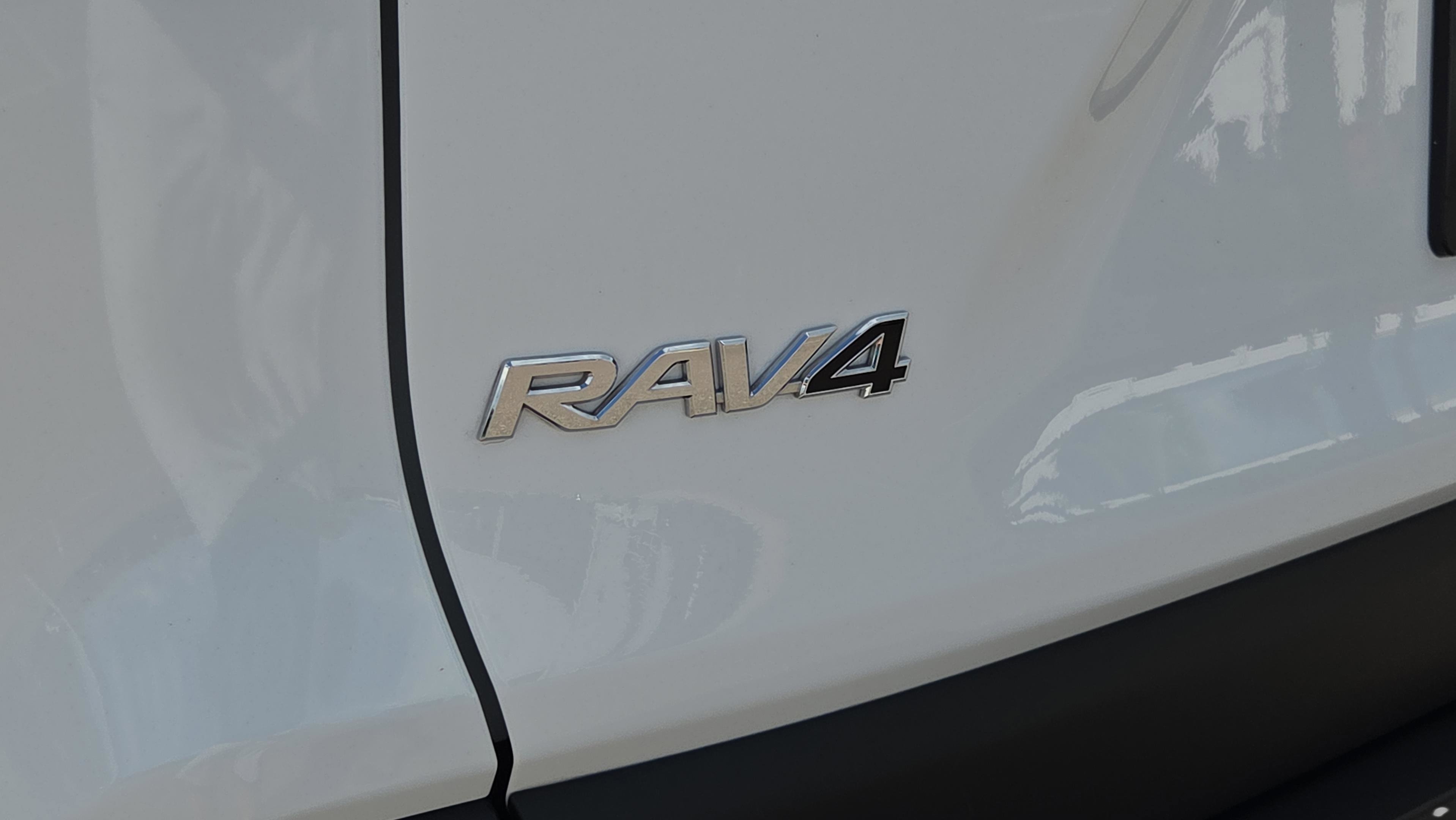 Certified 2024 Toyota RAV4 XLE FWD image 31
