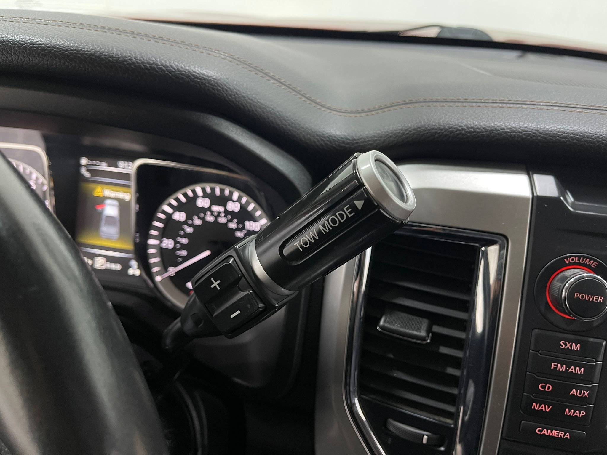 Used 2017 Nissan Titan SL w/ Chrome Package image 27