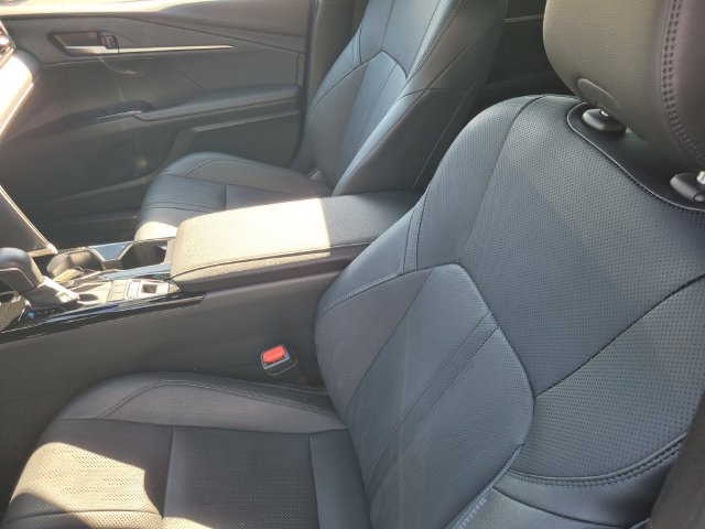 Used 2025 Toyota Camry XSE FWD image 11