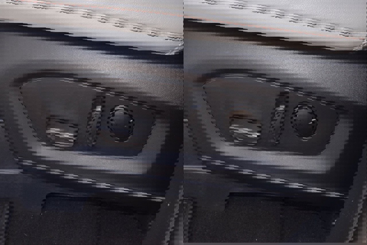 Certified 2025 Ford Explorer Active w/ Active Comfort Package image 35