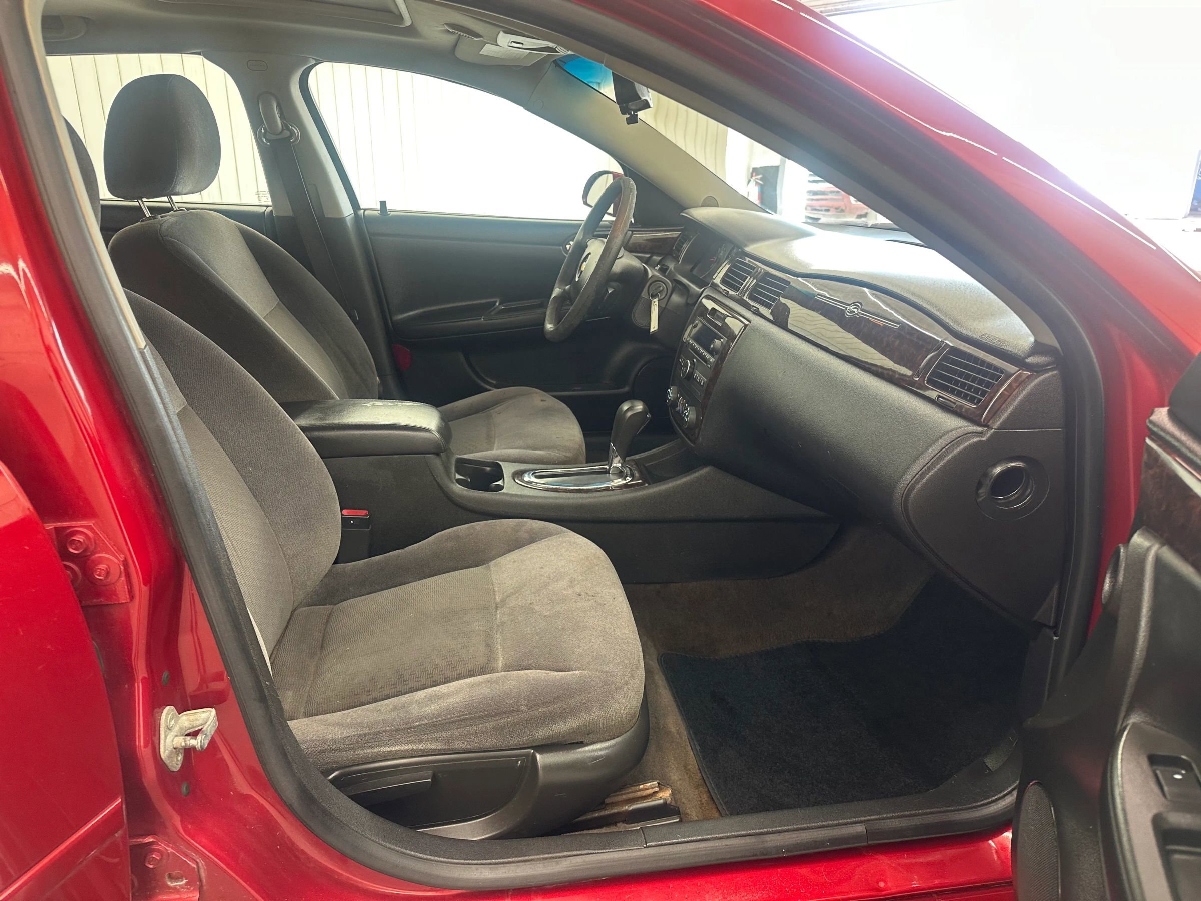 Used 2015 Chevrolet Impala LT w/ LT Sunroof Package image 14