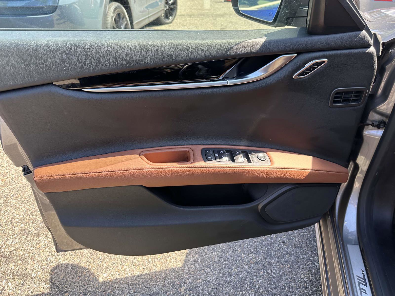 Used 2022 Maserati Ghibli Modena Q4 AWD/4WD image 12