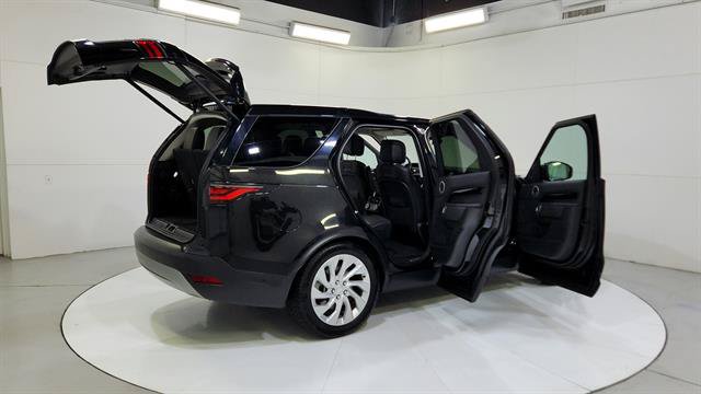 Used 2024 Land Rover Discovery S AWD/4WD image 32