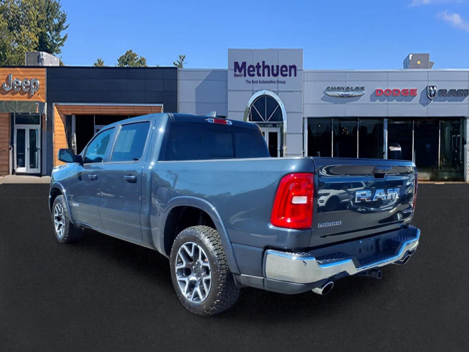 Used 2025 RAM 1500 Laramie AWD/4WD image 7