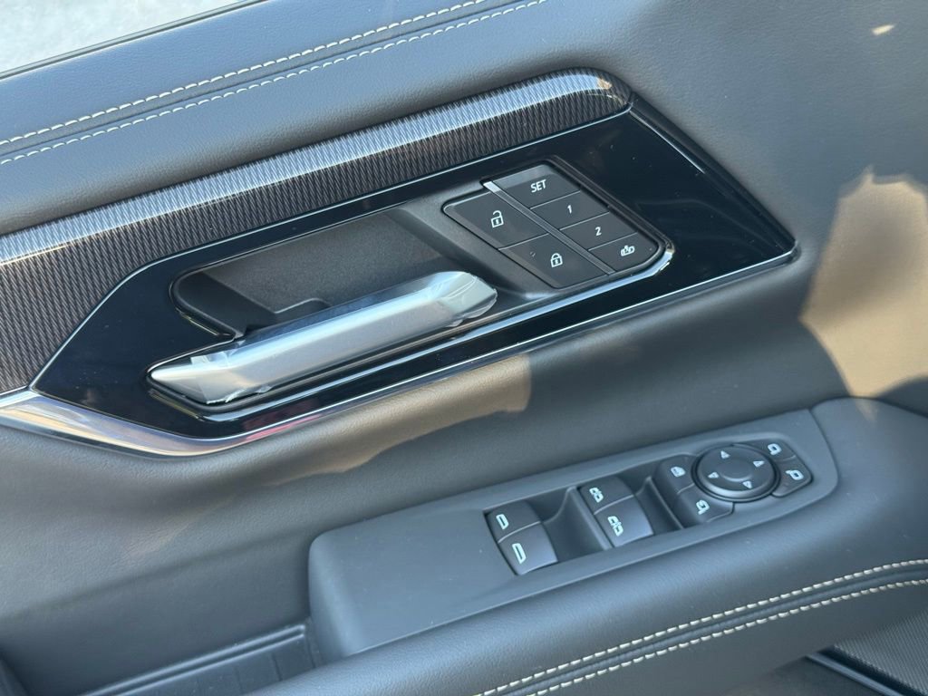 New 2026 GMC Yukon Elevation image 19