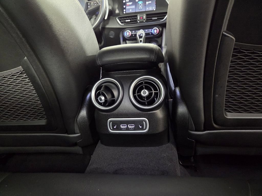 Used 2024 Alfa Romeo Giulia Veloce image 34