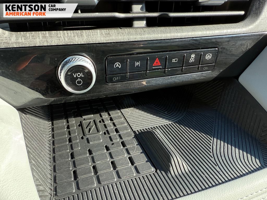 Used 2025 Ford Explorer Platinum w/ LUX Leather Package image 25