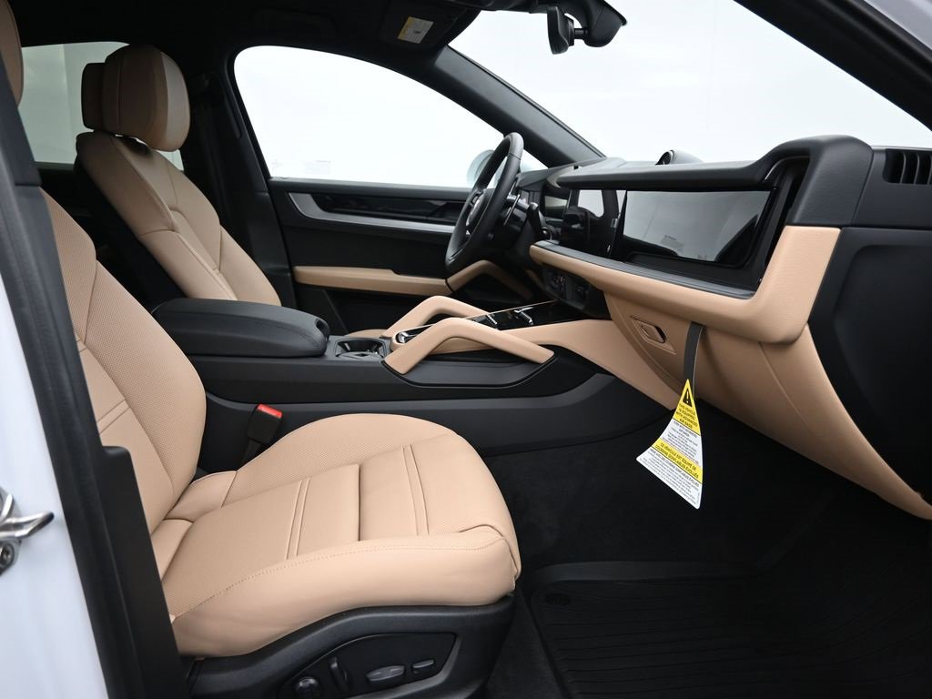 New 2025 Porsche Cayenne Coupe image 14