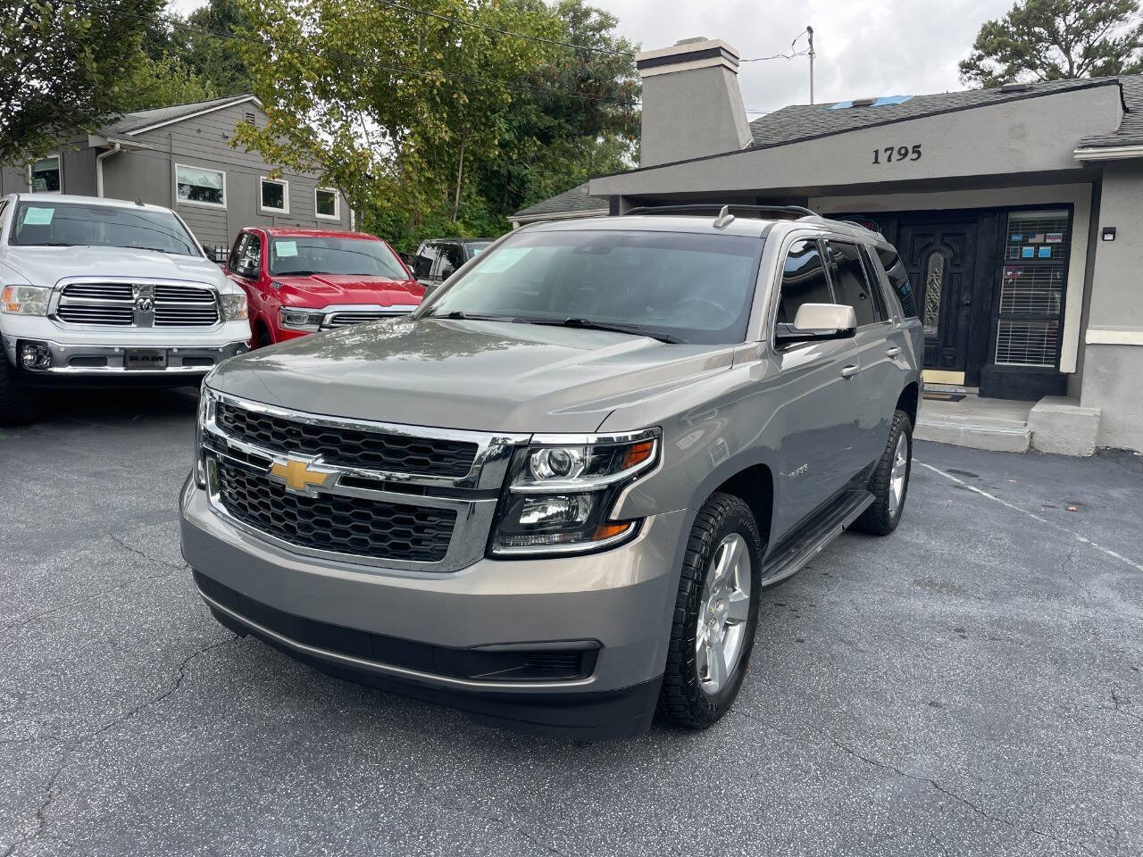 Used 2018 Chevrolet Tahoe LT w/ Max Trailering Package RWD image 2