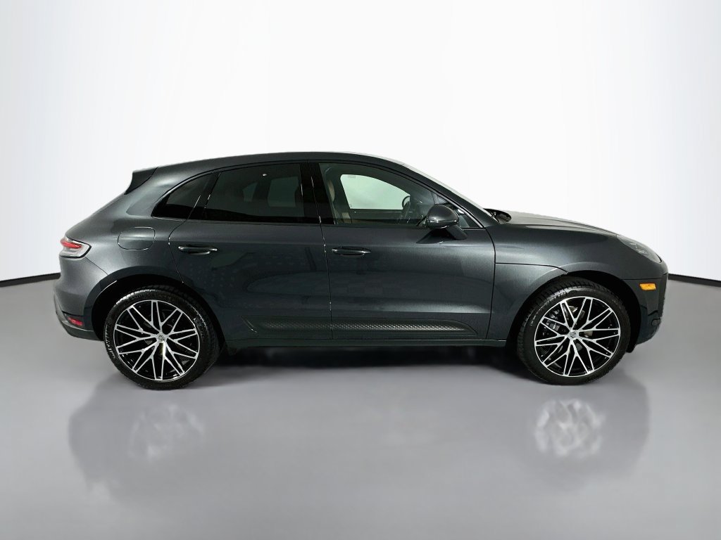 Certified 2026 Porsche Macan AWD/4WD image 8
