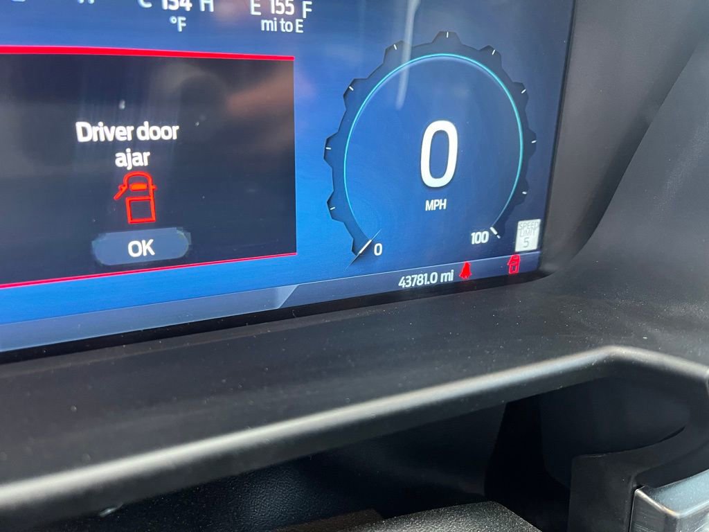 Used 2023 Ford F350 Lariat w/ Lariat Ultimate Package AWD/4WD image 11