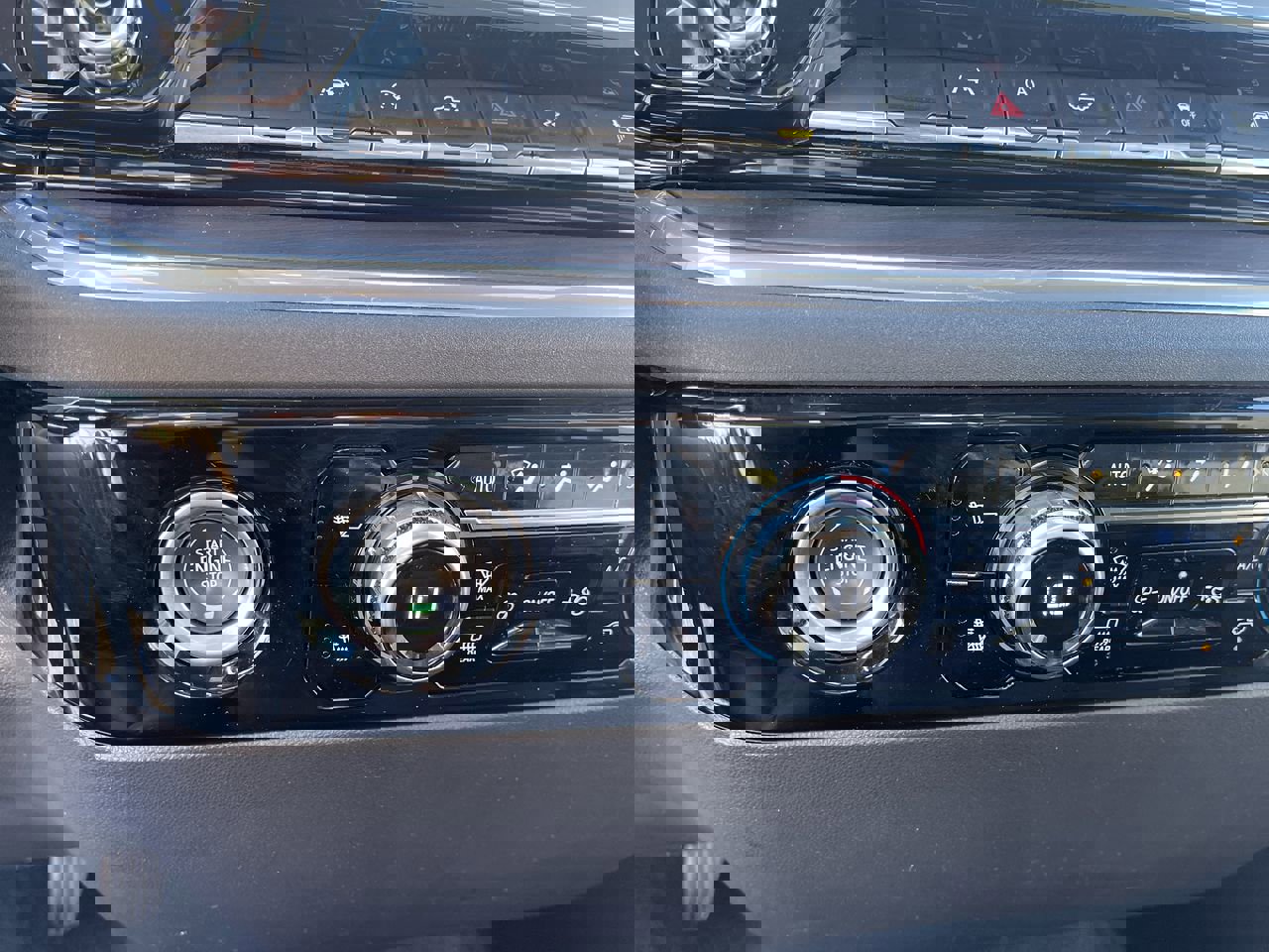 Certified 2024 GMC Sierra 1500 SLT image 17