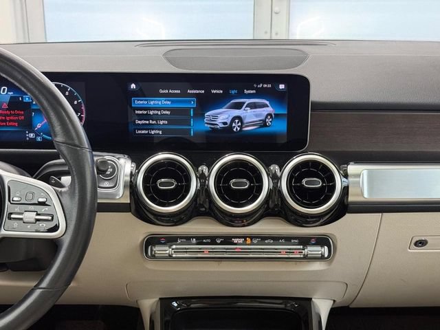 Used 2020 Mercedes-Benz GLB 250 4MATIC image 10