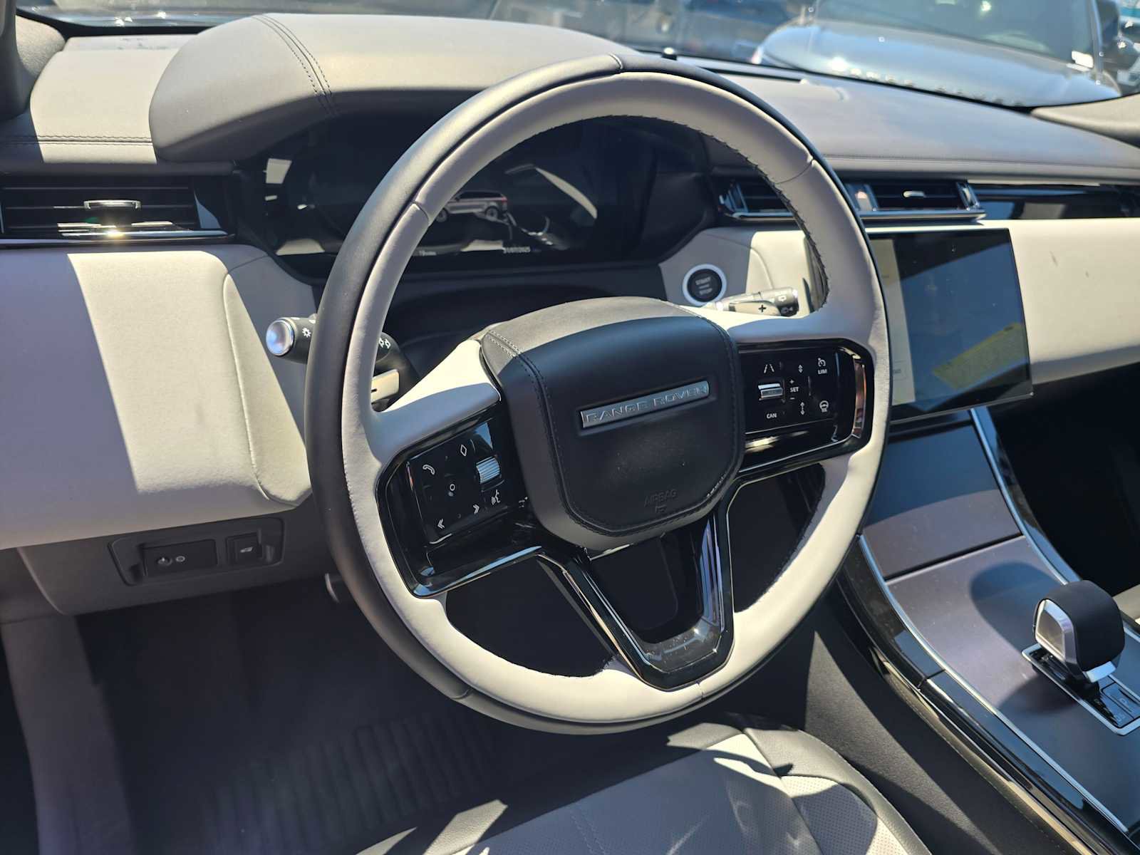 Used 2026 Land Rover Range Rover Velar Dynamic SE image 26