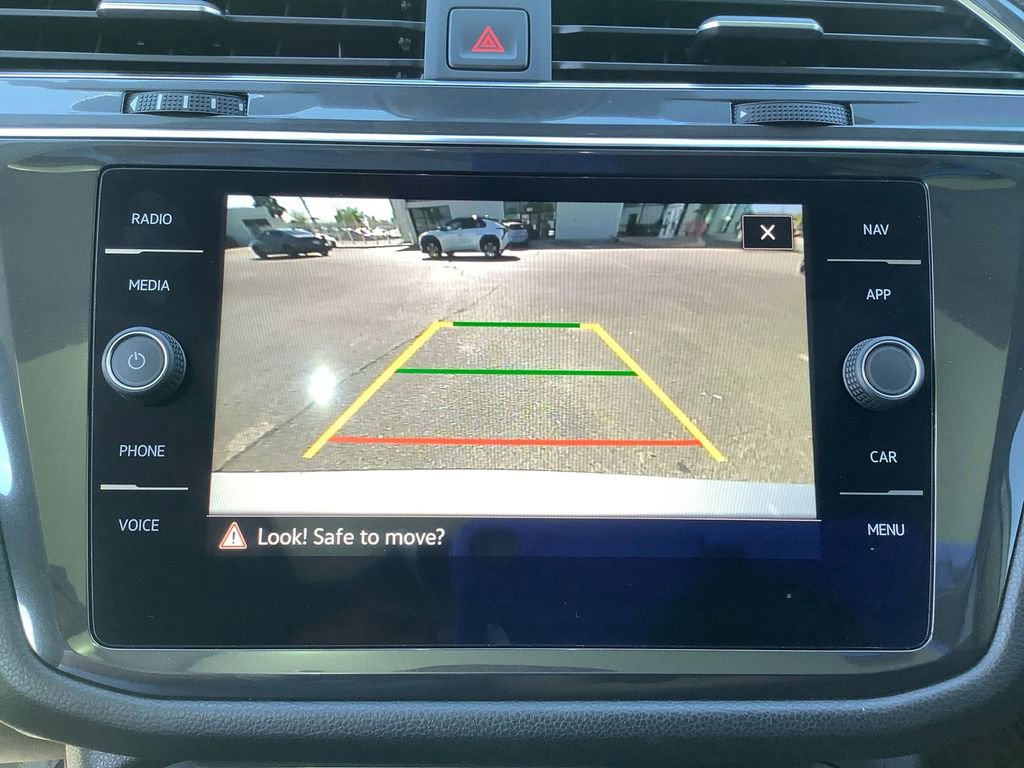 Used 2021 Volkswagen Tiguan SEL image 25