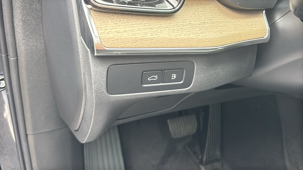 New 2027 Volvo XC90 T8 Plus AWD/4WD image 15