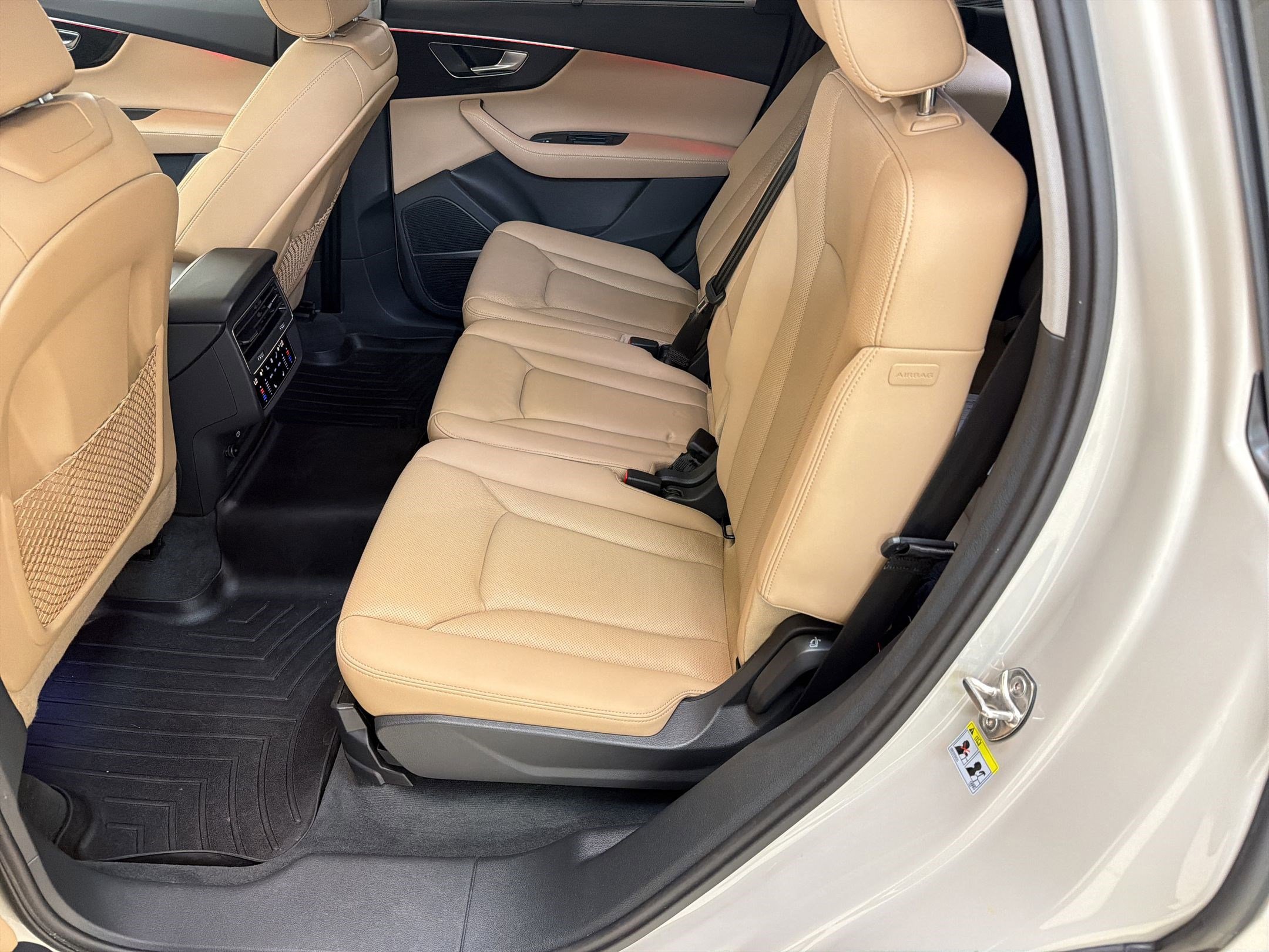 Used 2022 Audi Q7 3.0T Prestige image 14