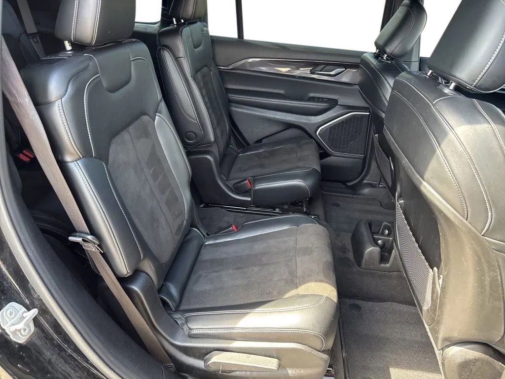 Used 2021 Jeep Grand Cherokee L Laredo AWD/4WD image 23