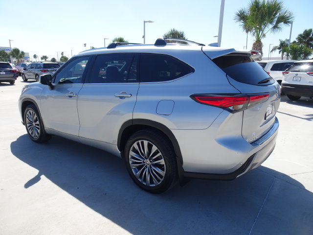 Used 2020 Toyota Highlander Platinum AWD/4WD image 6
