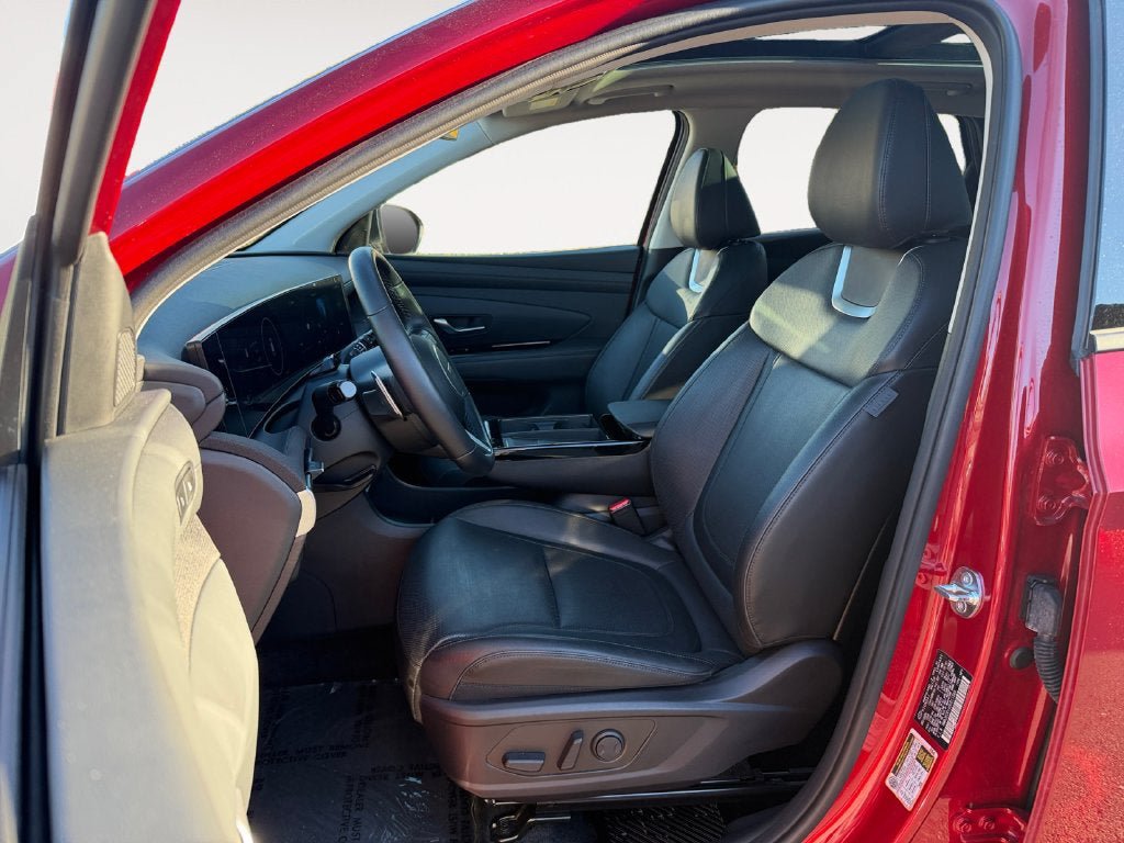 Certified 2025 Hyundai Tucson Limited AWD/4WD image 7