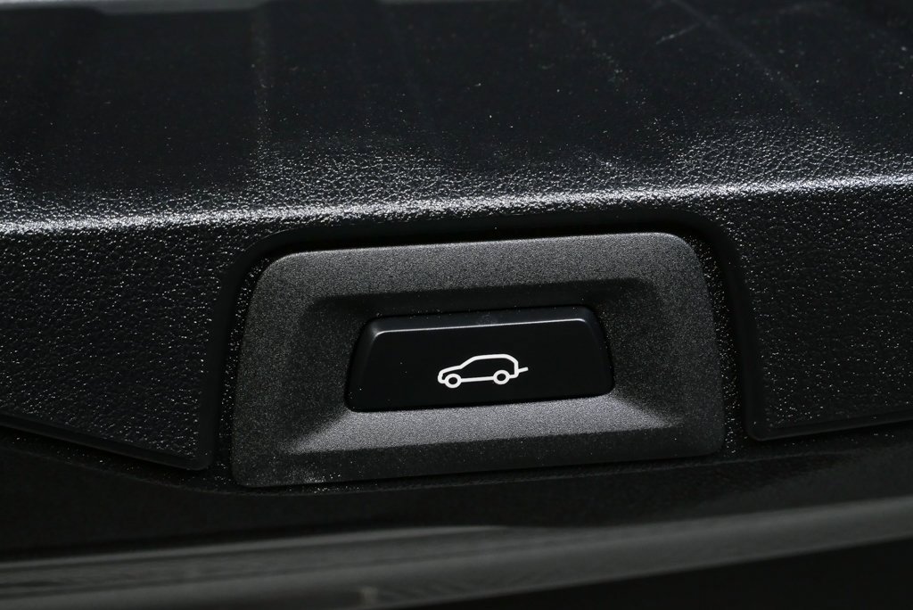 Used 2023 BMW X5 M w/ Competition Package image 31