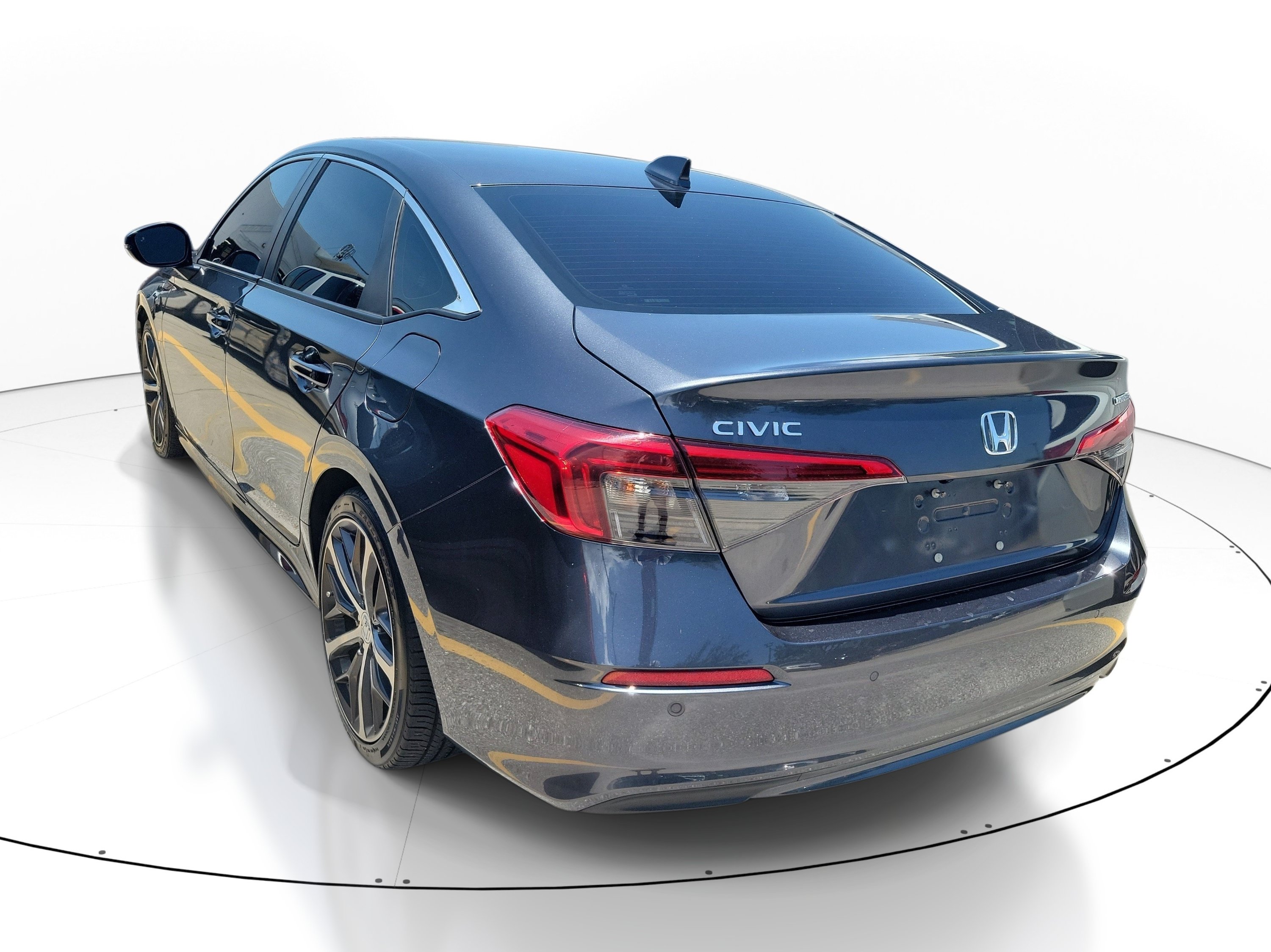 Used 2022 Honda Civic Touring image 3