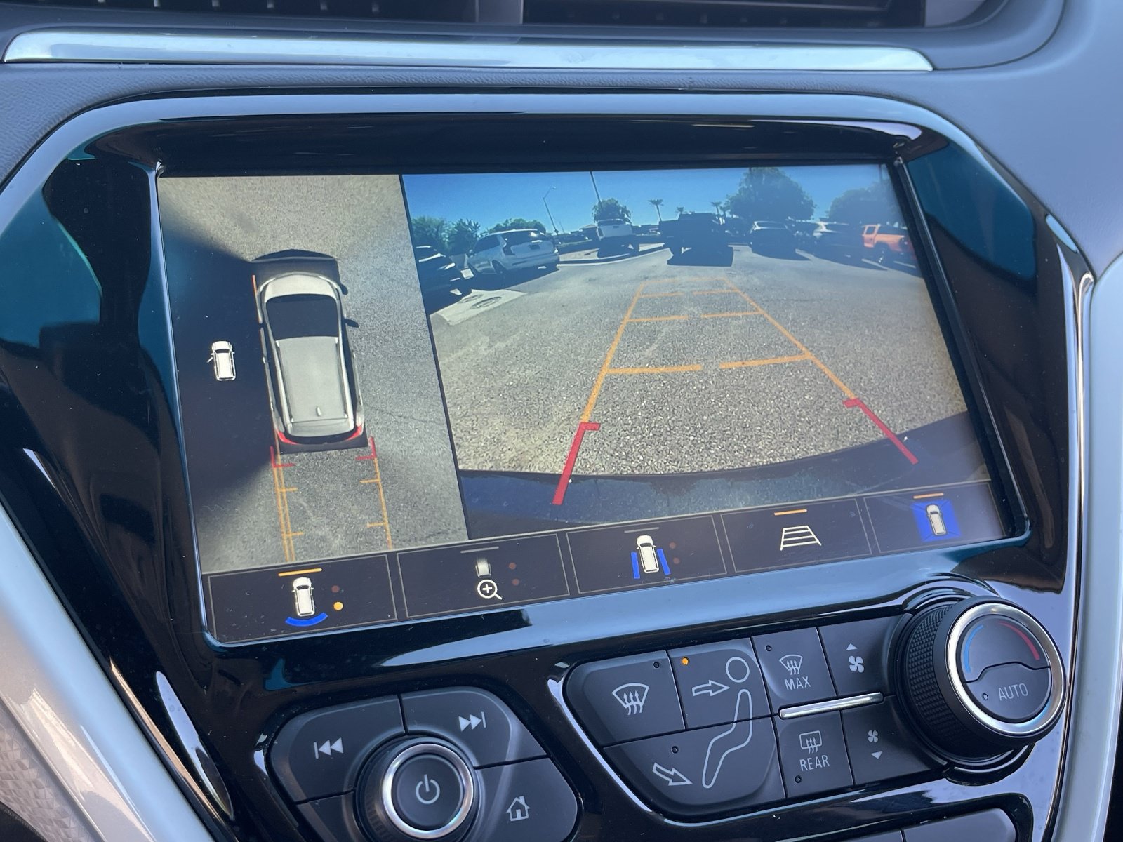 Certified 2020 Chevrolet Bolt Premier w/ Infotainment Package FWD image 31