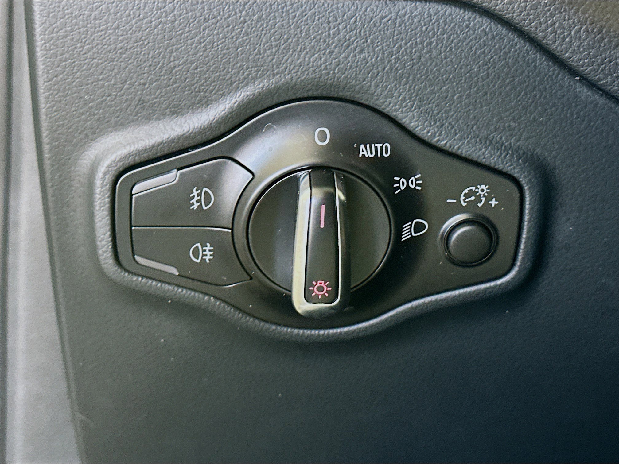 Used 2017 Audi Q5 2.0T Premium Plus w/ Technology Package image 16