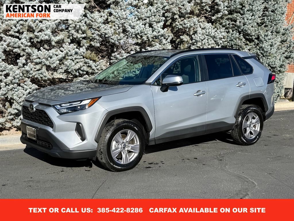 Used 2025 Toyota RAV4 XLE image 1