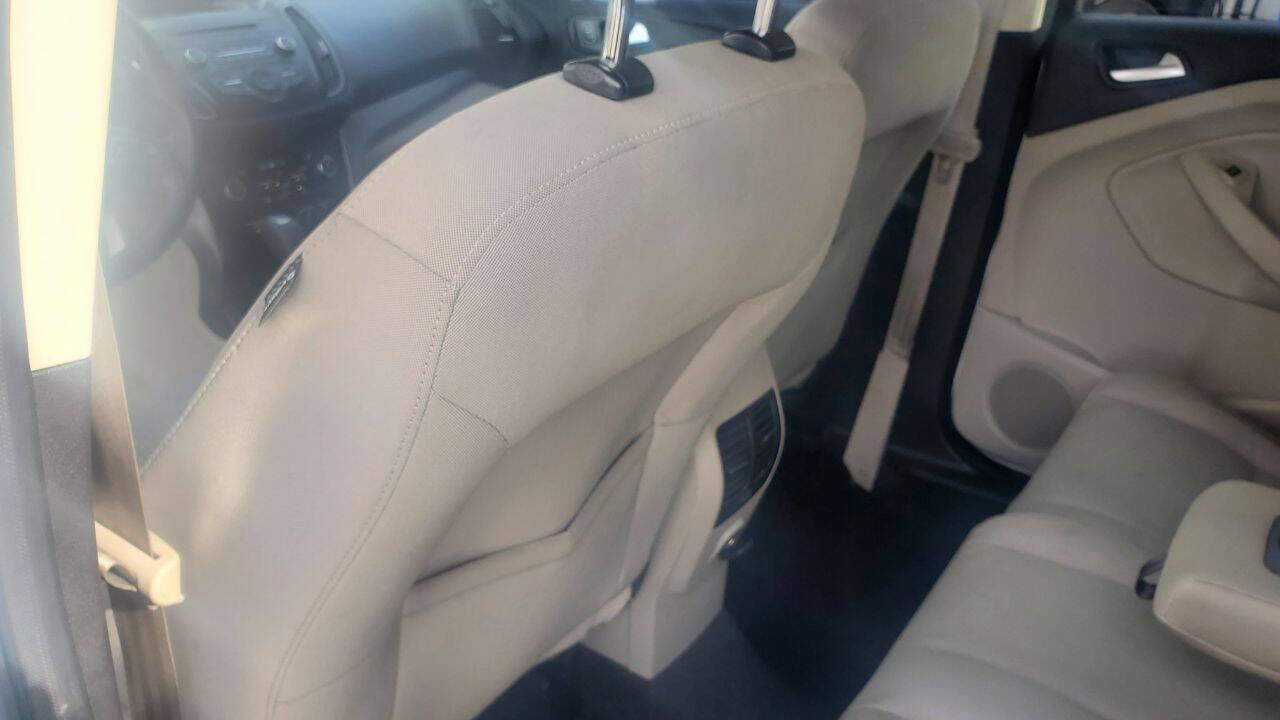 Used 2017 Ford Escape SE FWD image 18