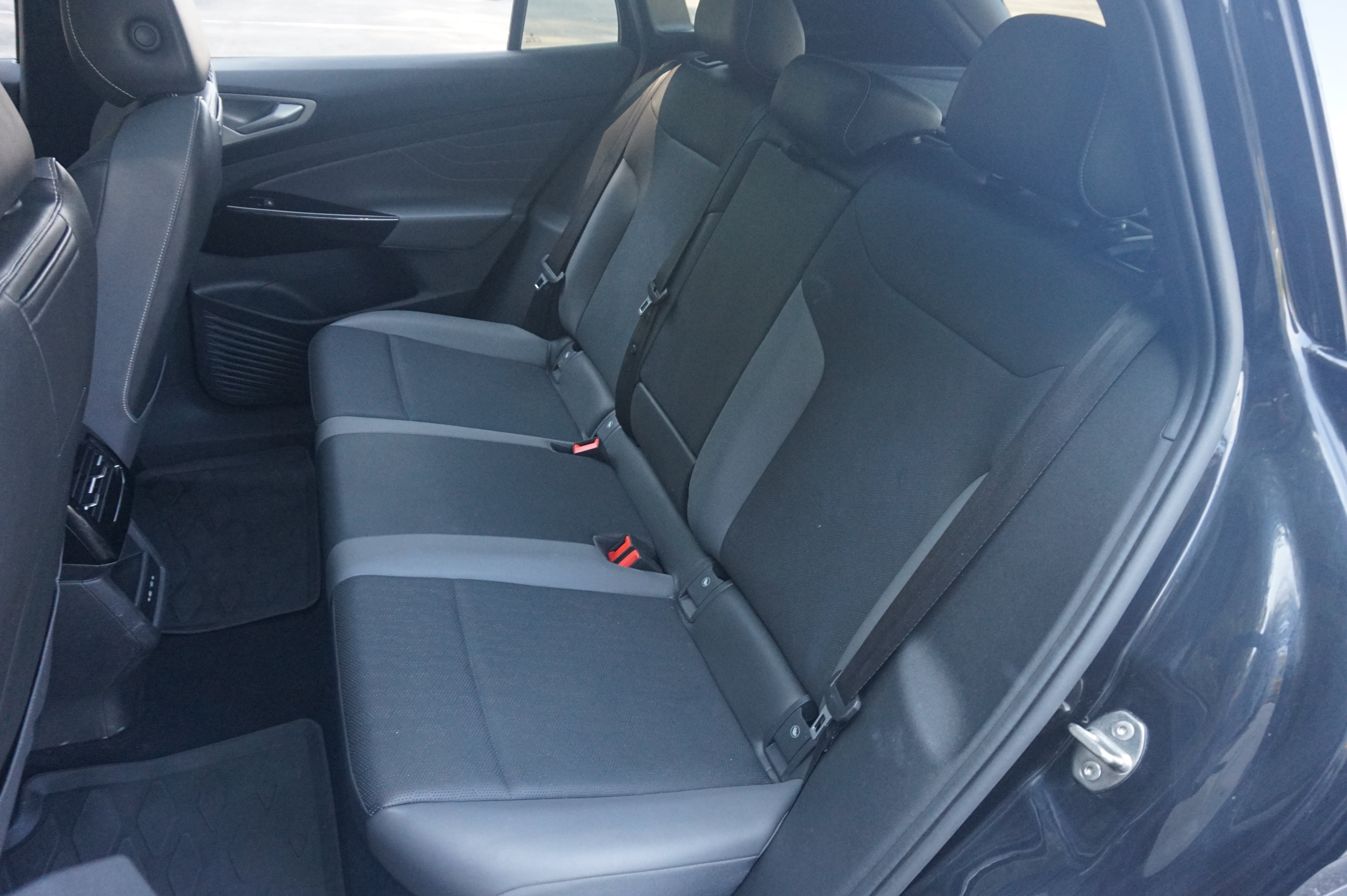 Used 2023 Volkswagen ID.4 S RWD image 18