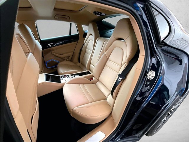 Used 2021 Porsche Panamera image 28