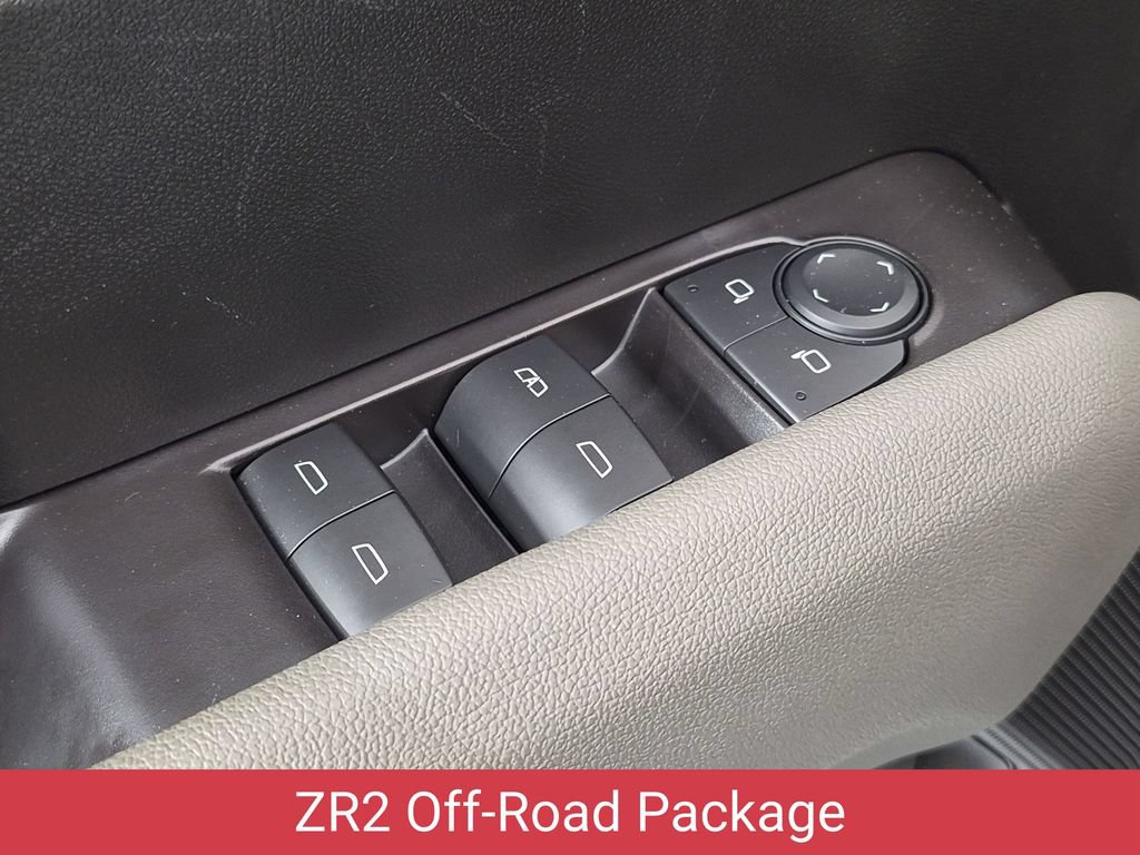 Certified 2025 Chevrolet Colorado ZR2 w/ Technology Package AWD/4WD image 15