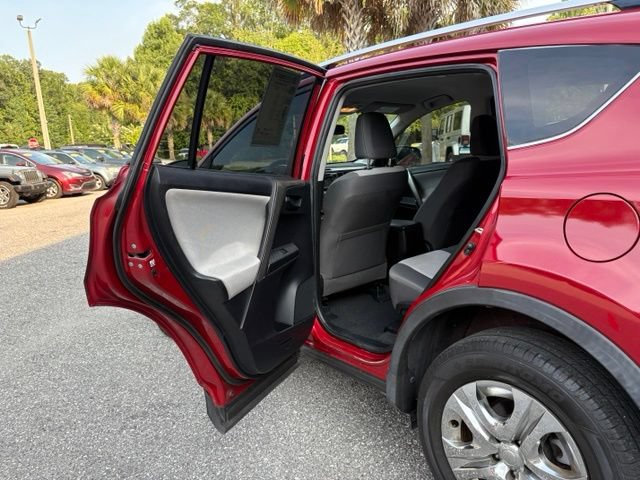 Used 2014 Toyota RAV4 LE FWD image 21