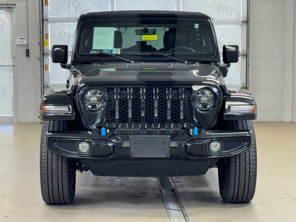 Used 2021 Jeep Wrangler Unlimited Sahara image 2