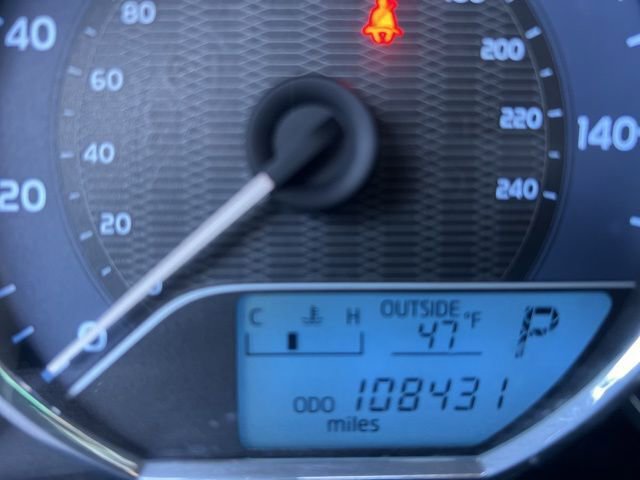 Used 2015 Toyota Corolla LE image 12