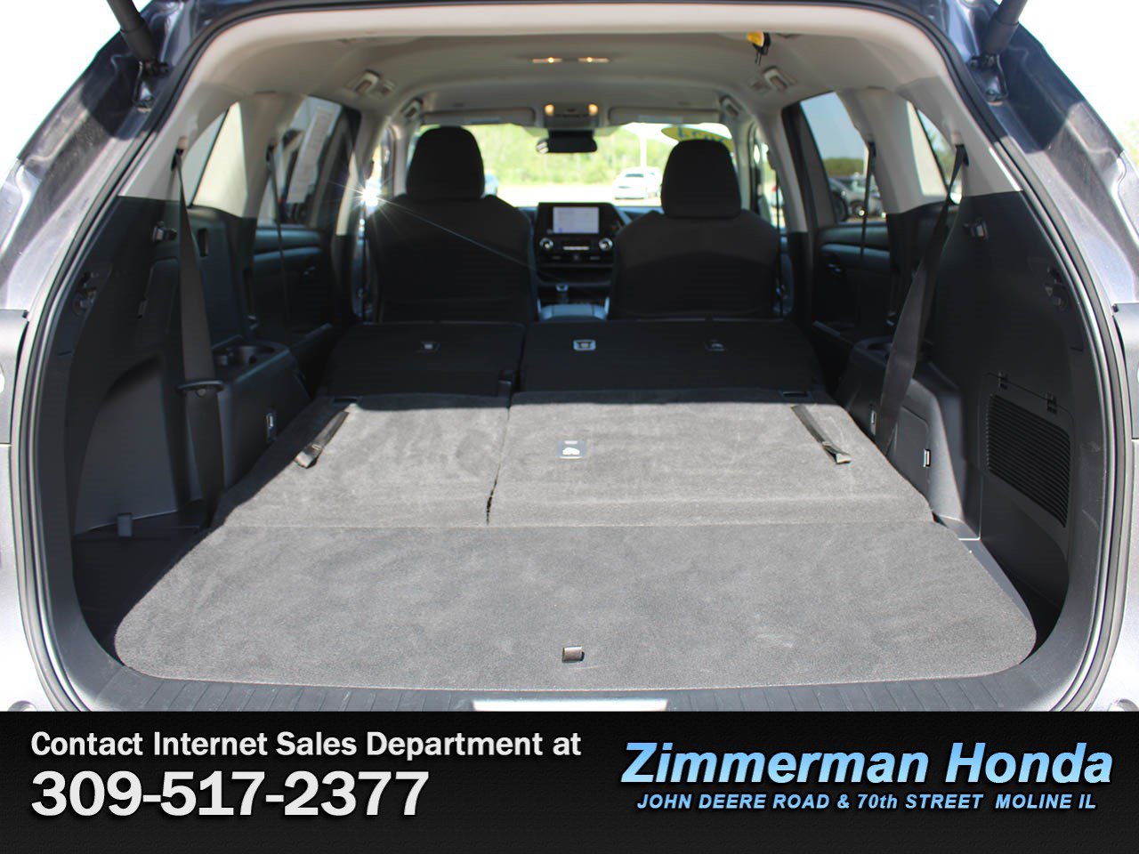 Used 2024 Toyota Highlander LE AWD/4WD image 7