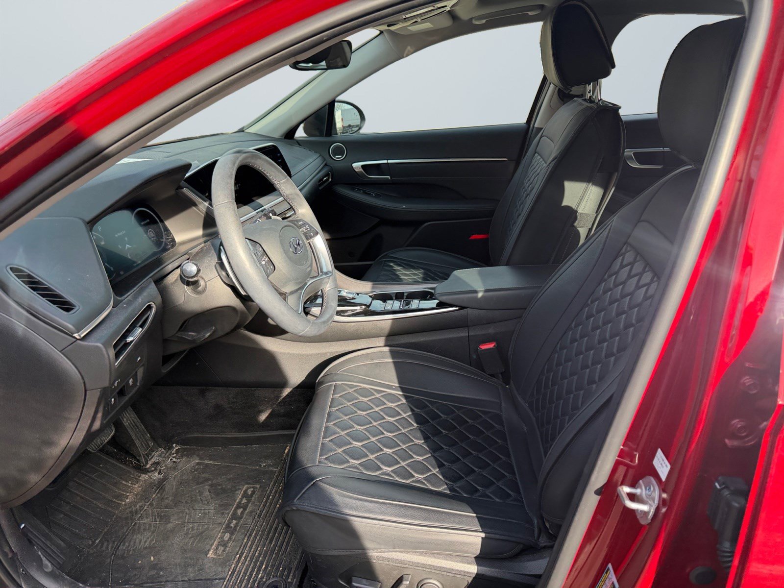 Used 2023 Hyundai Sonata Limited w/ Preferred Accessory Package image 11