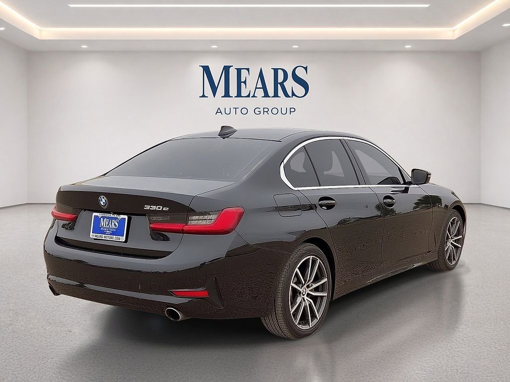 Used 2021 BMW 330e w/ Convenience Package RWD image 5