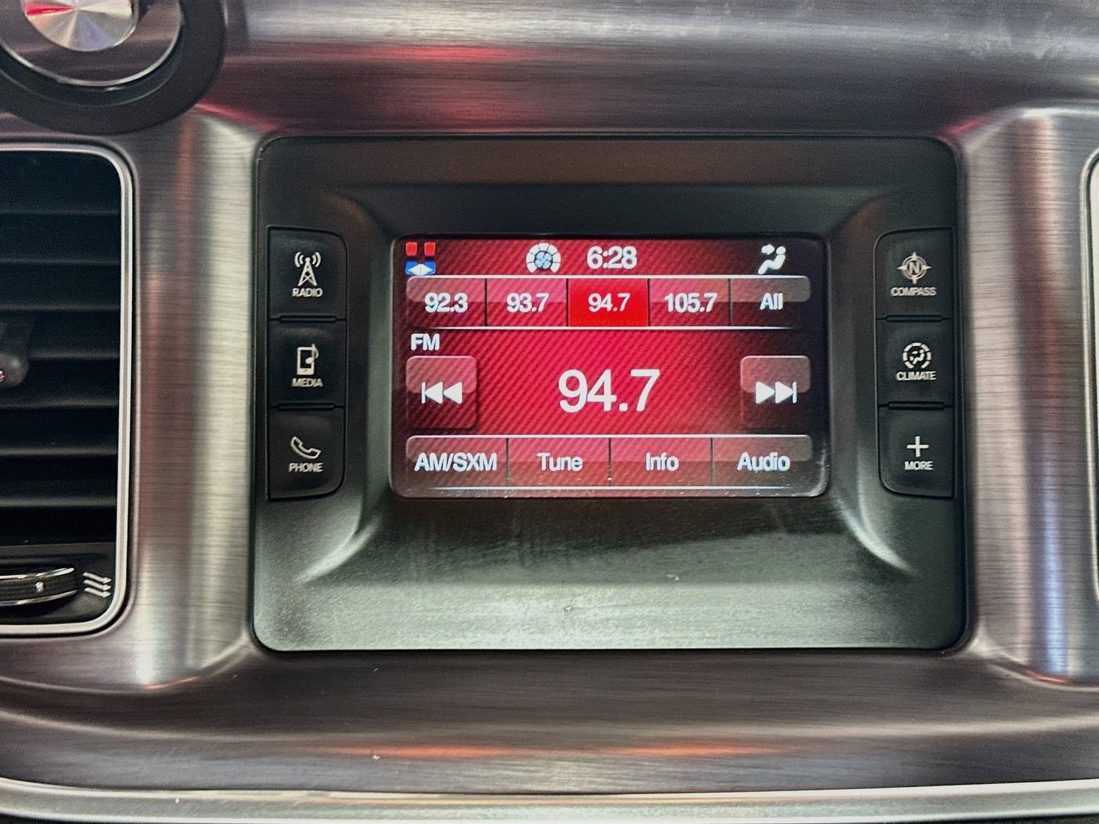 Used 2015 Dodge Charger SE w/ Power Sunroof Group RWD image 13