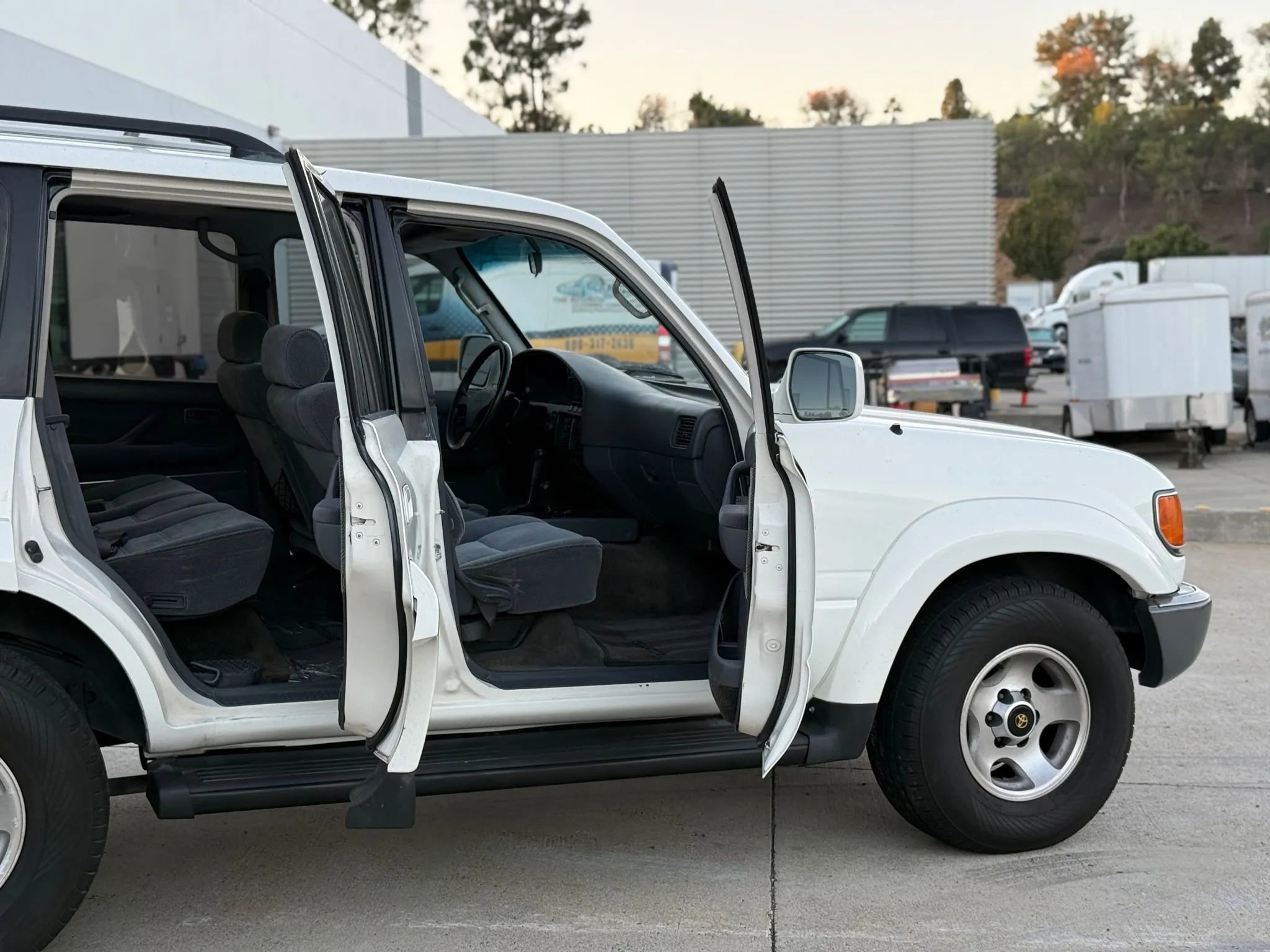 Used 1994 Toyota Land Cruiser image 23