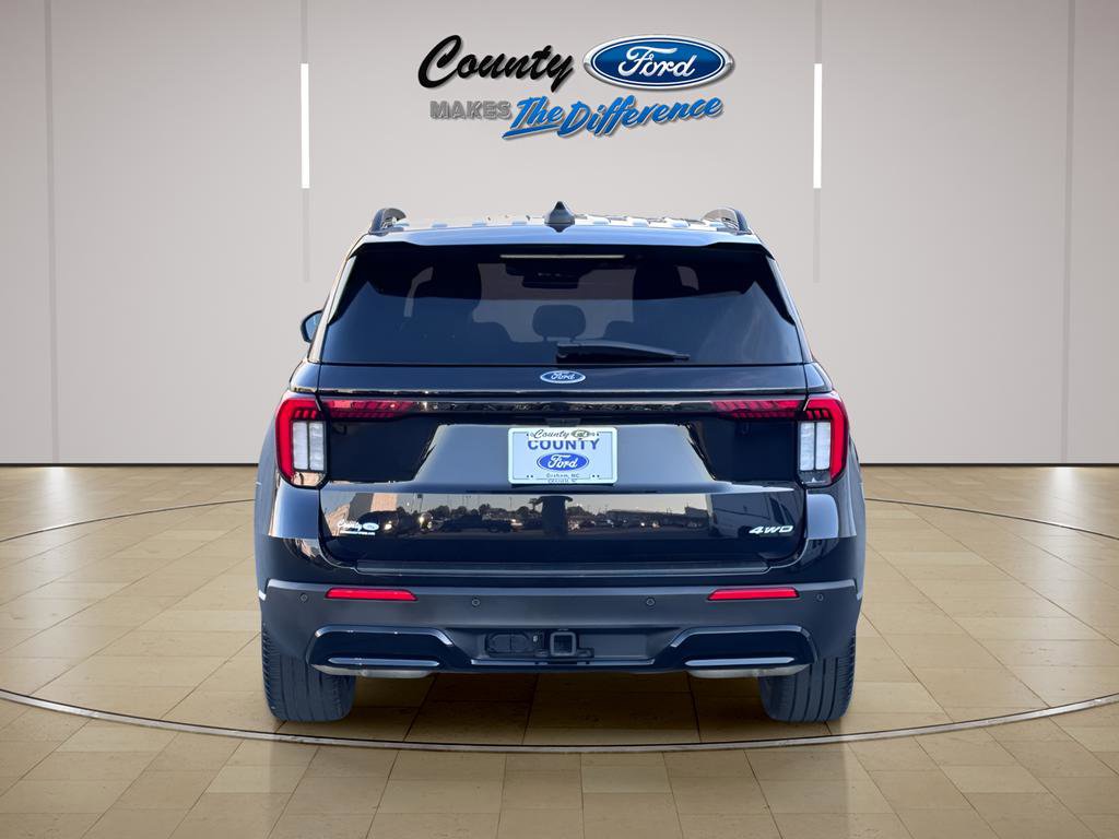 Used 2025 Ford Explorer ST-Line w/ ST-Line Street Pack AWD/4WD image 11