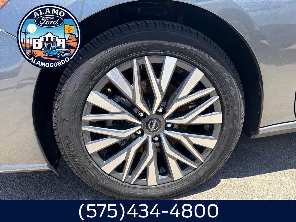 Used 2023 Nissan Altima 2.5 SV image 2