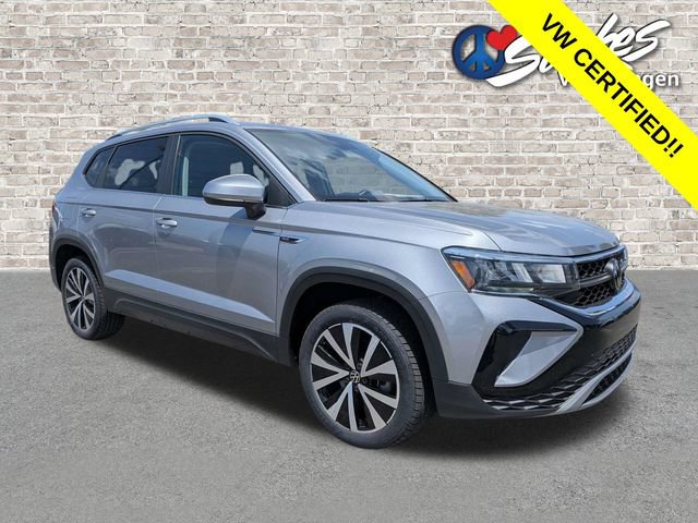 Certified 2023 Volkswagen Taos SE w/ Panoramic Sunroof Package FWD image 2