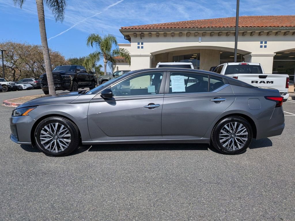 Used 2025 Nissan Altima 2.5 SV image 8