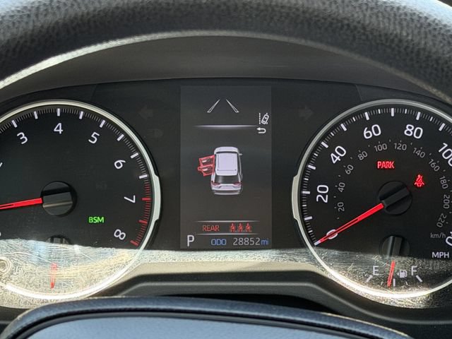 Used 2020 Toyota RAV4 XLE w/ Convenience Package FWD image 16