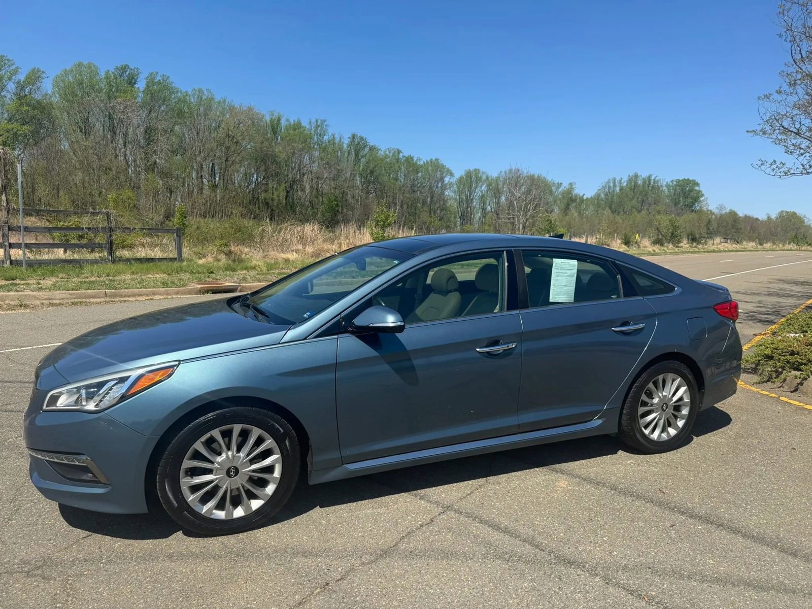 Used 2015 Hyundai Sonata Limited w/ Option Group 05 FWD image 3