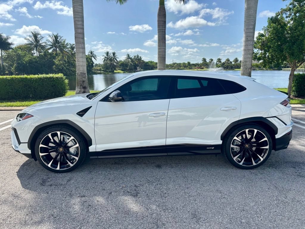 Used 2024 Lamborghini Urus S AWD/4WD image 10